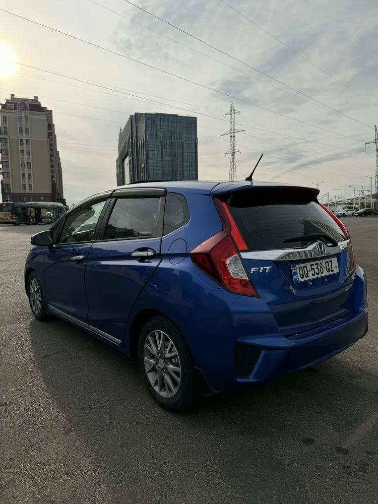 Honda Fit photo 6