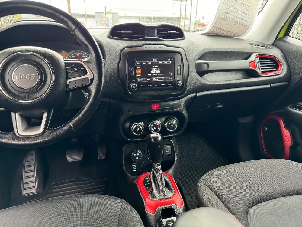 Jeep Renegade photo 10