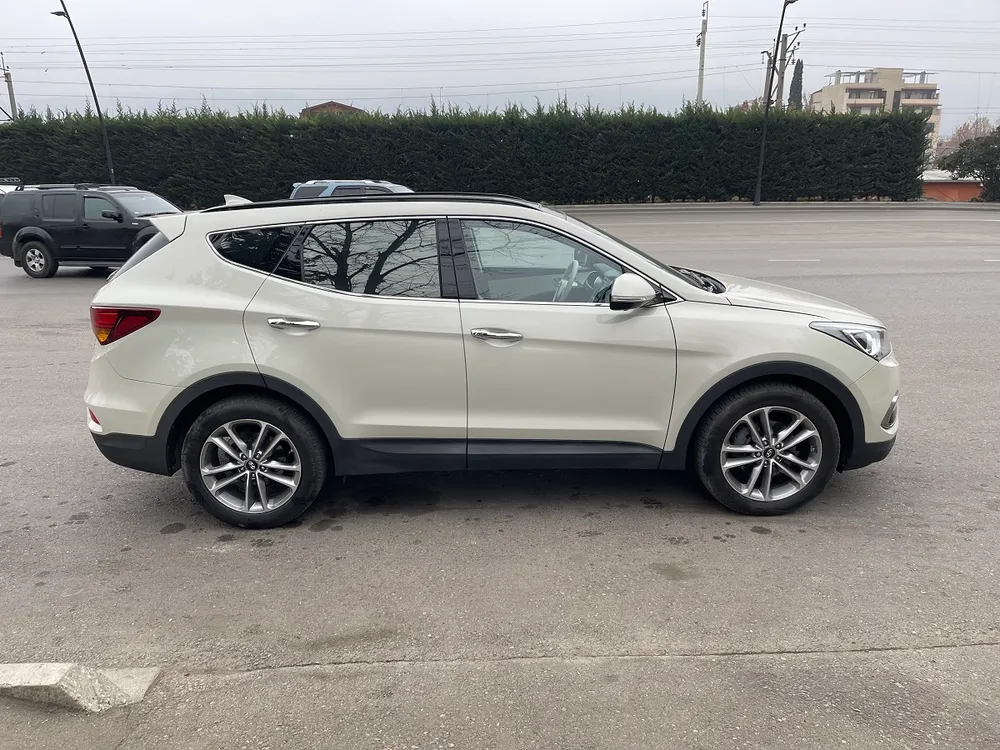 Hyundai Santa FE photo 8