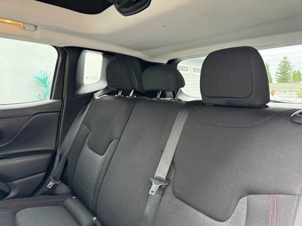 Jeep Renegade photo 8