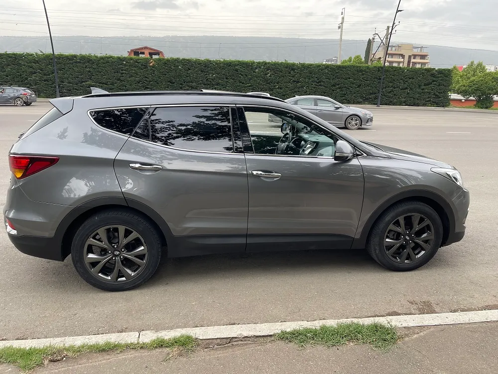 Hyundai Santa FE photo 4