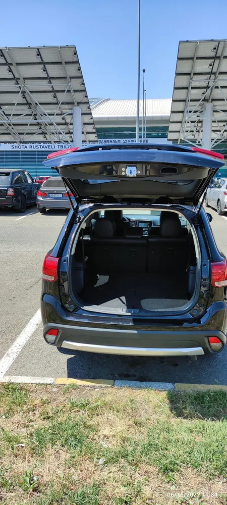 Mitsubishi Outlander  photo 2