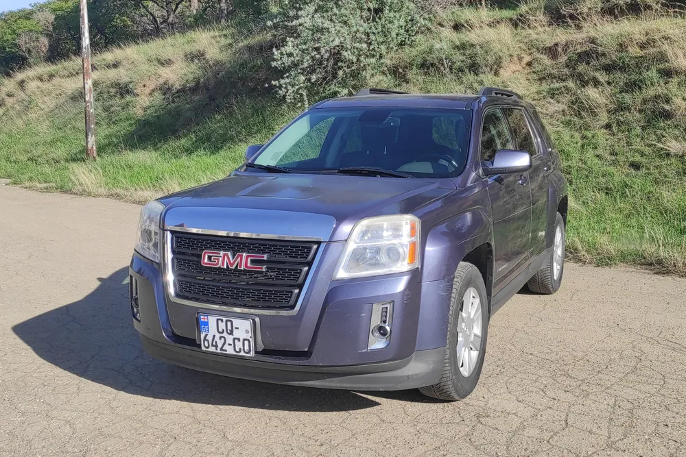 GMC Terrain photo 2