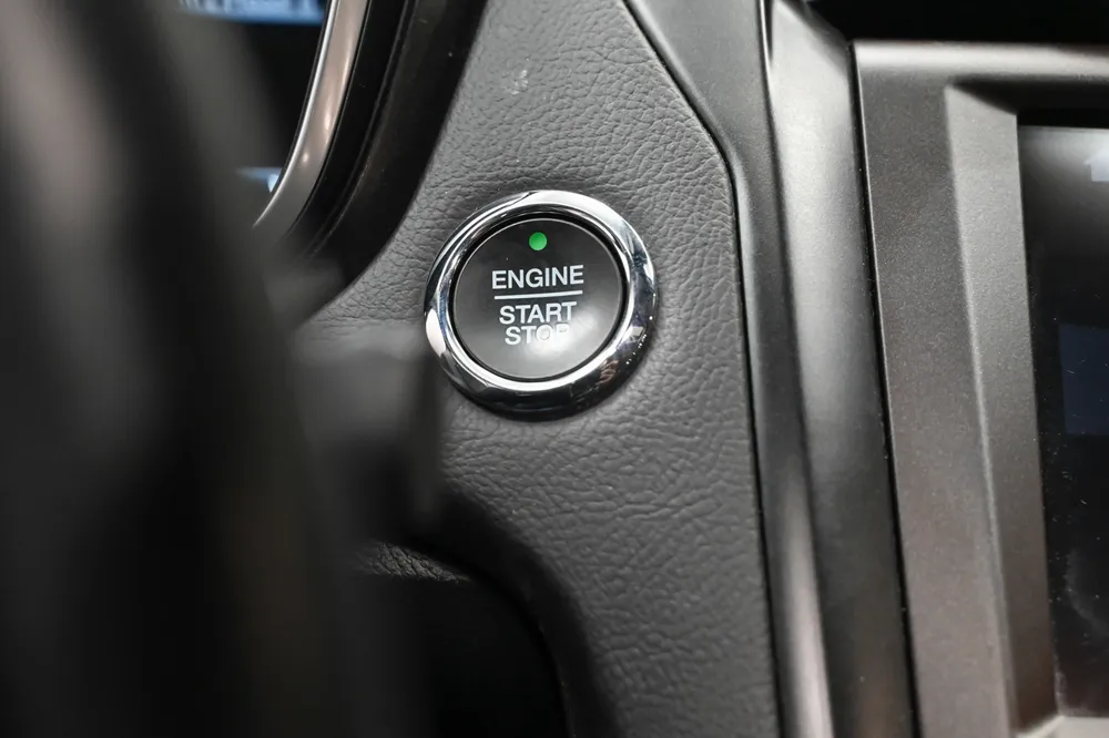 Ford Fusion Titanium Hybrid photo 8