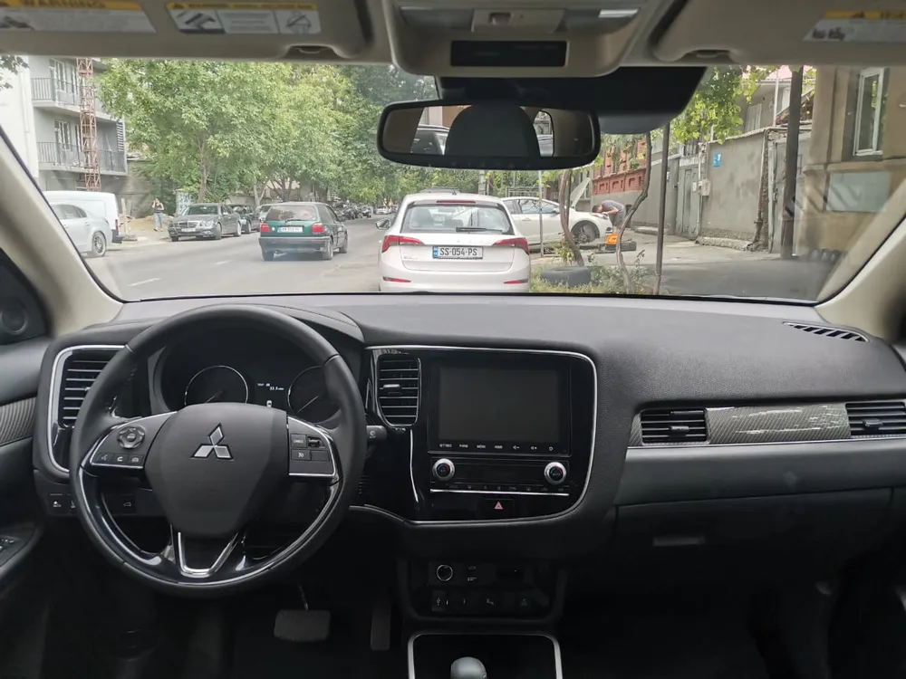 Mitsubishi Outlander  photo 3