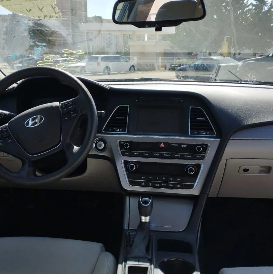 Hyundai Sonata photo 5