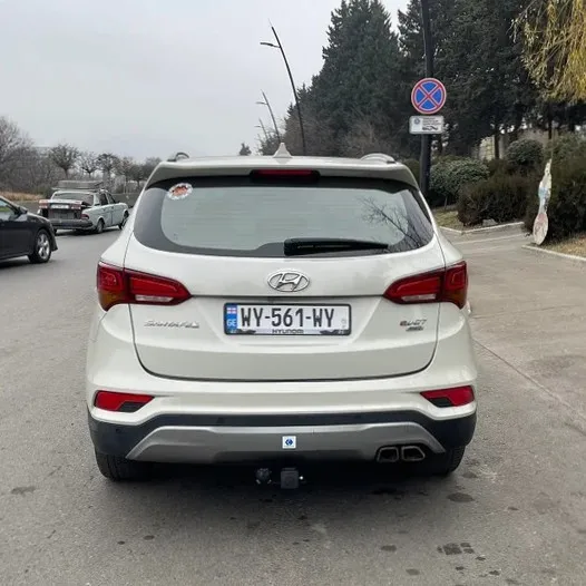 Hyundai Santa FE photo 2
