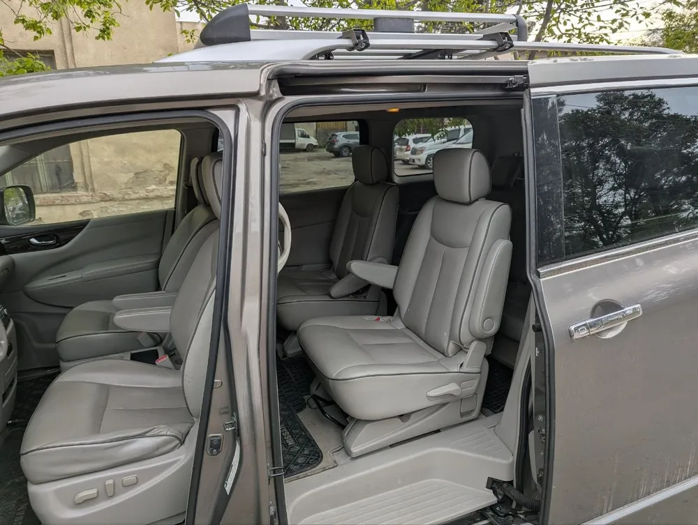 Nissan Quest photo 4