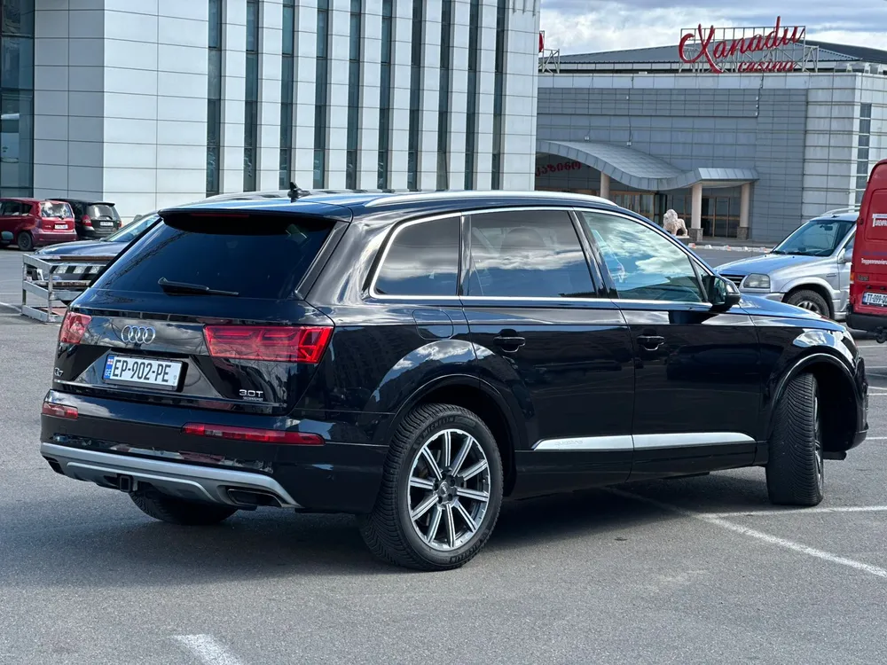 Audi Q7  photo 7
