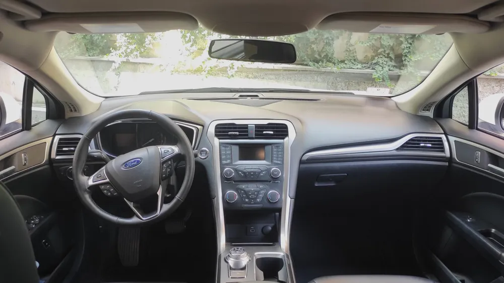 Ford Fusion photo 4