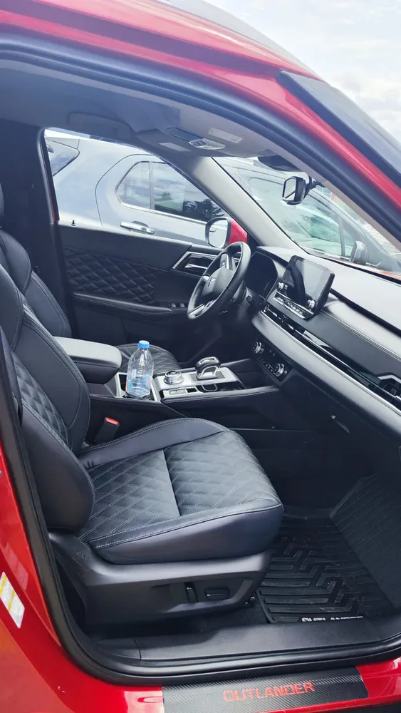 Mitsubishi Outlander  photo 2