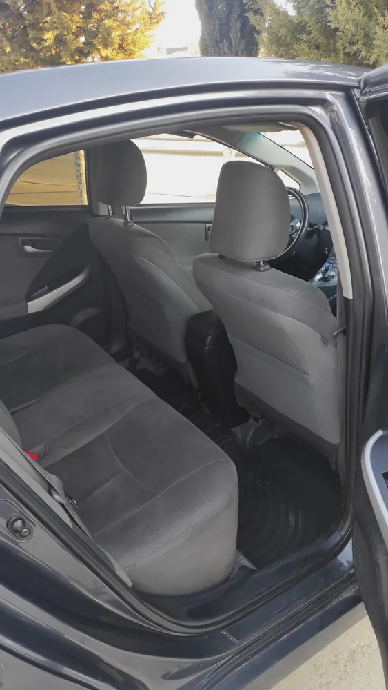 Toyota Prius photo 9