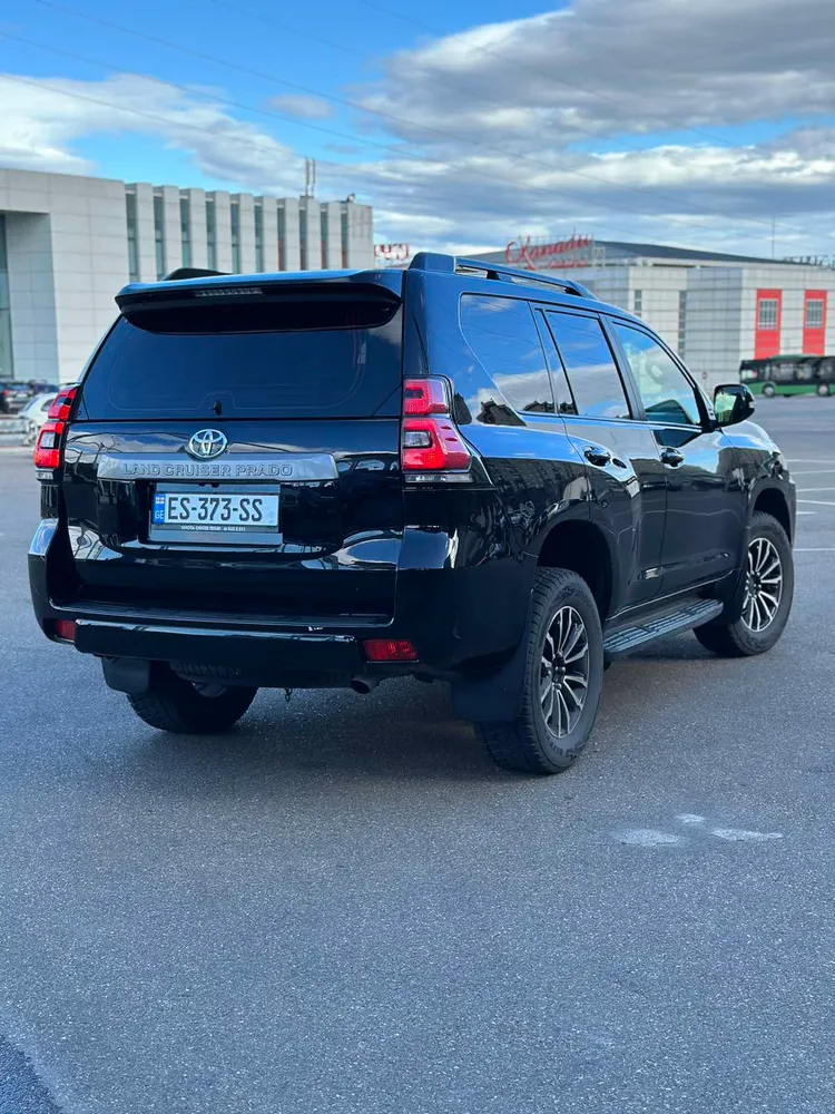 Land Cruiser Prado photo 7