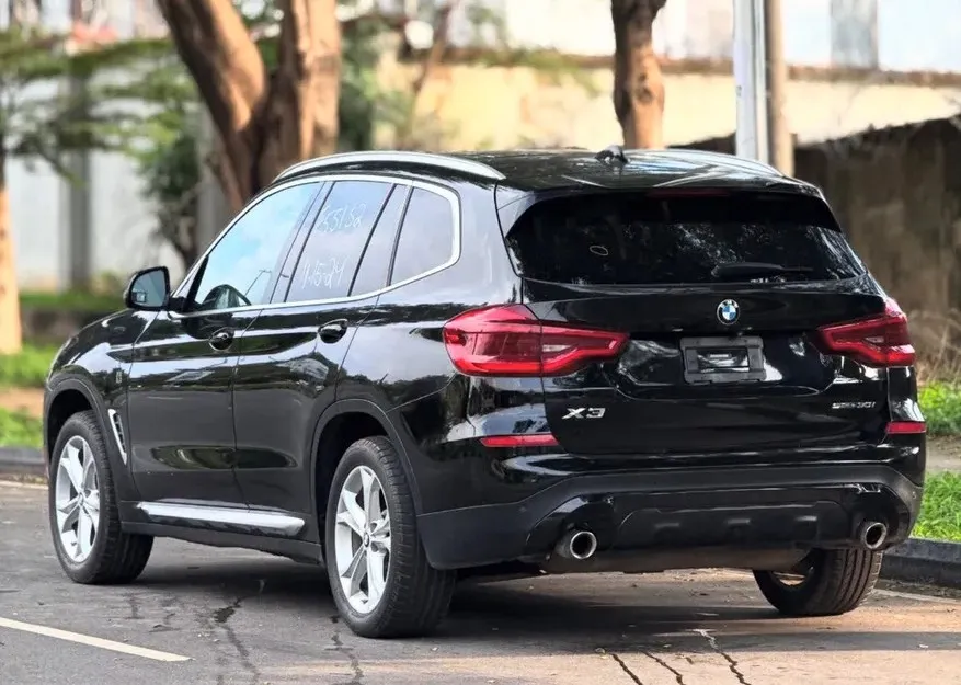 BMW X3 photo 2
