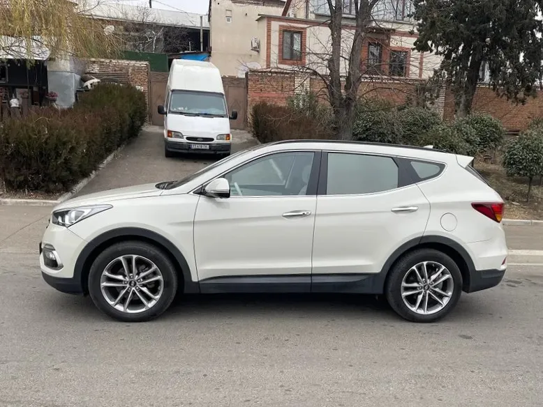 Hyundai Santa FE photo 5